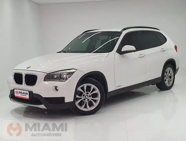 Carro BMW X1 2013 2.0 sDrive18i (aut)