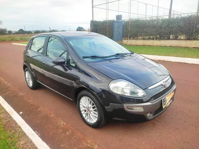 Carro Fiat Punto 2014 Essence 1.6 16V (Flex)