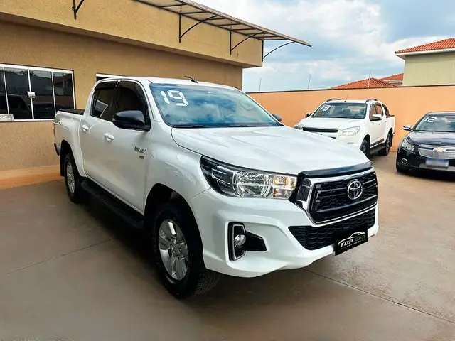 Carro Toyota Hilux Cabine Dupla 2019 Hilux 2.7 SR CD 4x2 (Flex)