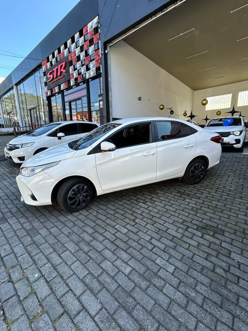 Toyota Yaris Sedan XL 1.5 Flex 16V 4p Aut.