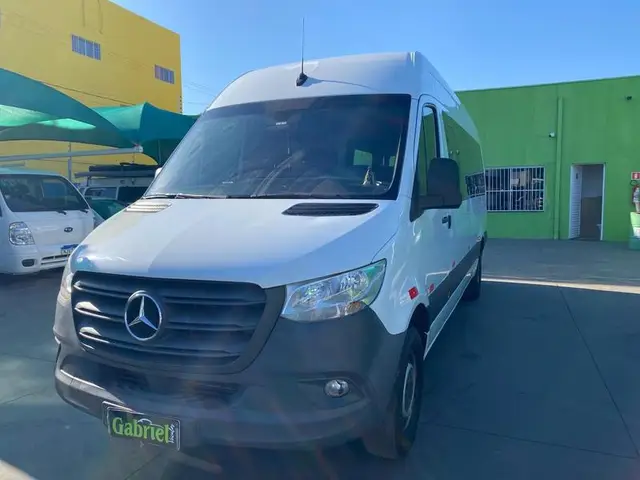 Carro Mercedes-Benz Sprinter 2022 VAN 416 CDI 15+1 (lugares) K42B UP5