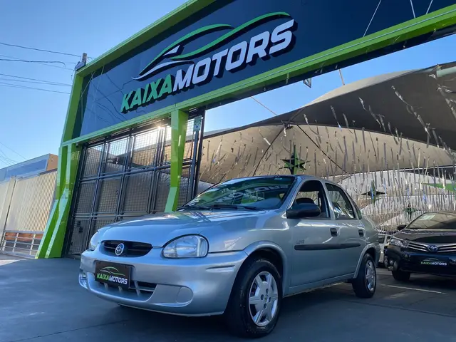 Carro Chevrolet Classic 2005 Corsa Sedan  Life 1.0 VHC
