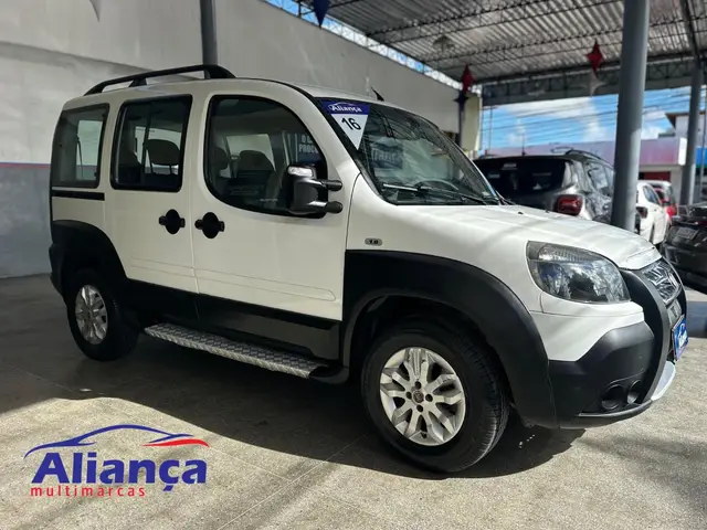 Carro Fiat Doblò 2016 Adventure 1.8 16V (Flex)