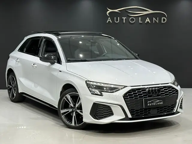 Carro Audi A3 2023 Performance Black 2.0 TFSI S tronic (Aut)
