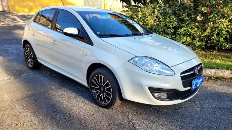 Fiat Bravo Essence 1.8 16V Dualogic (Flex)