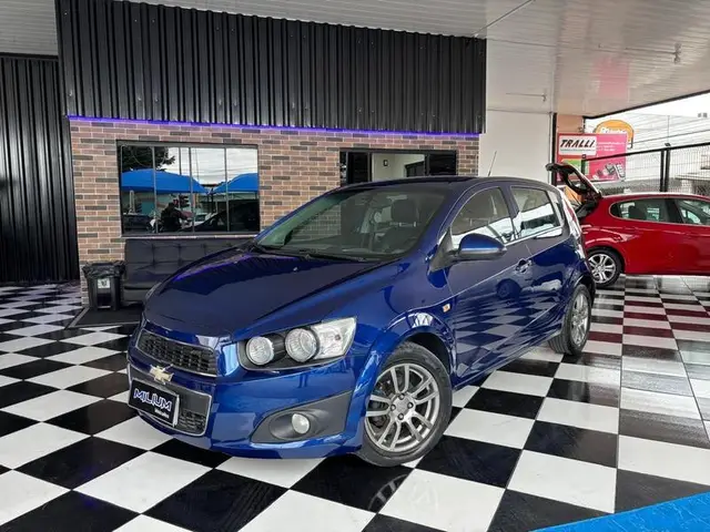 Carro Chevrolet Sonic 2013 Hatch LTZ 1.6 (Aut)
