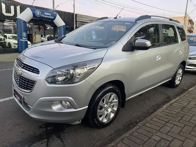 Carro Chevrolet Spin 2017 Activ 1.8 (Flex) (Aut)