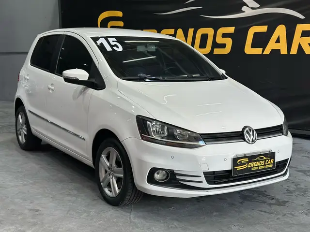 Carro Volkswagen Fox 2015 Highline 1.6 16v MSI (Flex)