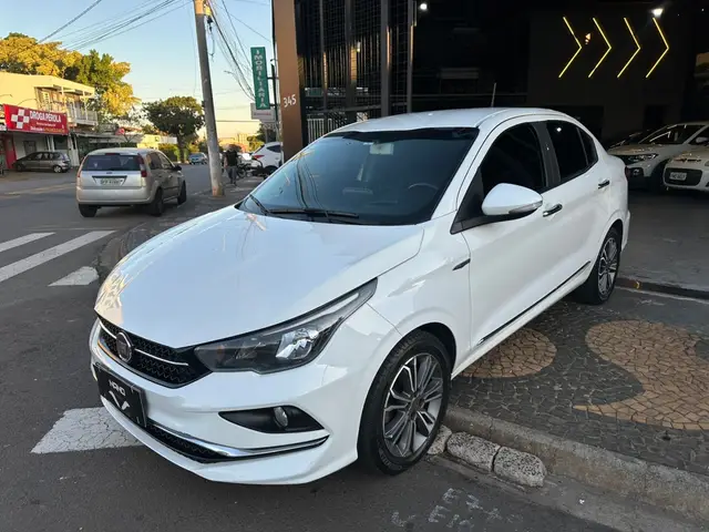 Carro Fiat Cronos 2019 1.8 Precision E.Torq AT6 (Flex)