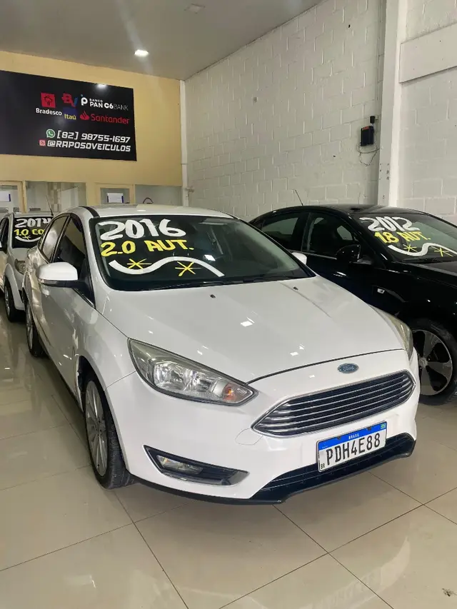Carro Ford Focus Hatch 2016 Titanium 2.0 PowerShift