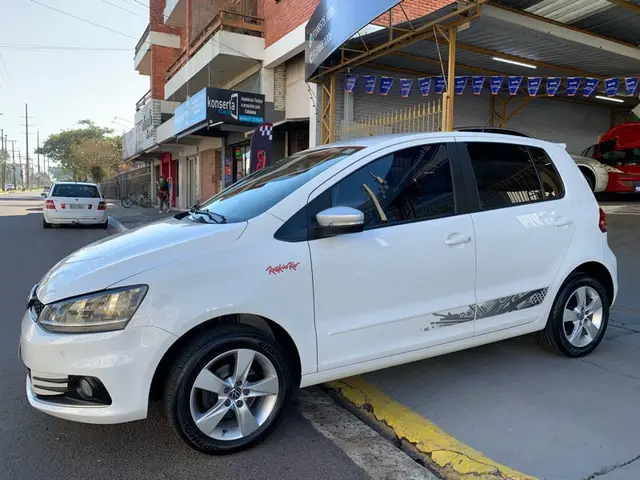 Carro Volkswagen Fox 2016 1.6 MSI Rock in Rio (Flex)