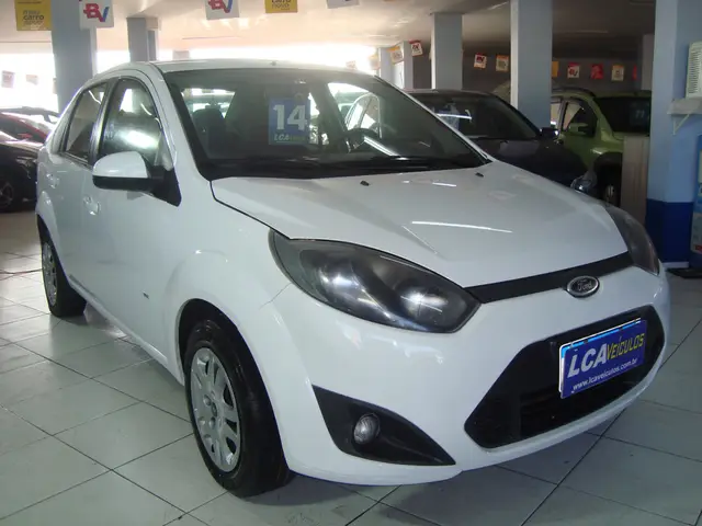 Carro Ford Fiesta Sedan 2014 SE 1.6 Rocam (Flex)