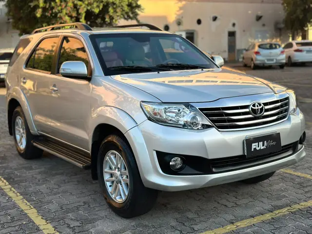 Carro Toyota Hilux SW4 2013 SR 2.7 4X2 (Aut)