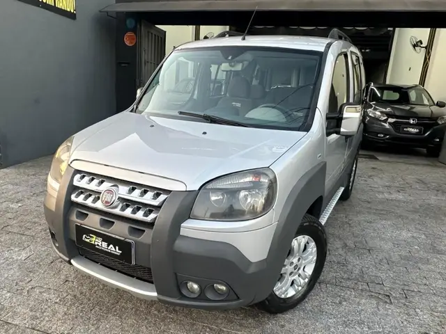 Carro Fiat Doblò 2012 Adventure 1.8 16V (Flex)