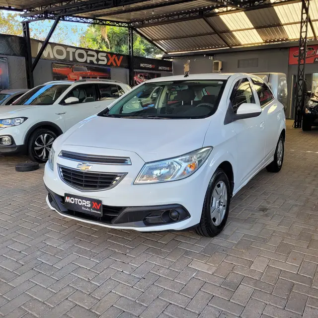 Carro Chevrolet Onix 2014 1.0 LT SPE/4