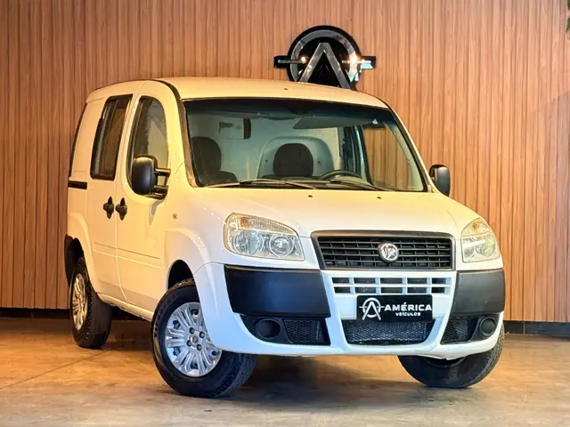 Carro Fiat Doblò Cargo 2013 1.4 8V (Flex)