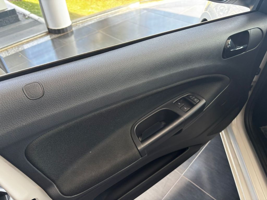 Voyage 1.0 MPI (Flex)