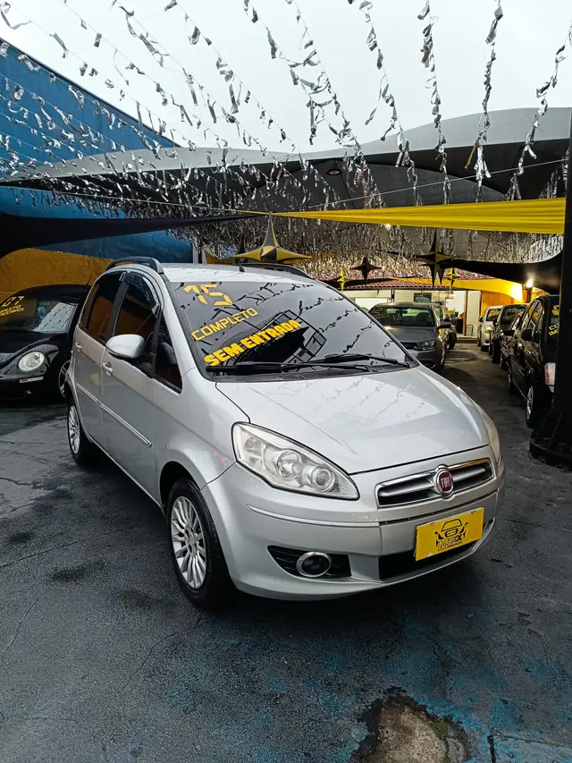 Carro Fiat Idea 2015 Attractive 1.4 8V (Flex)