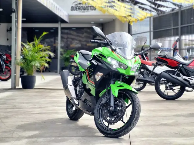 Moto Kawasaki Ninja 2019 400
