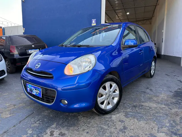 Carro Nissan March 2014 1.6 16V SV (Flex)