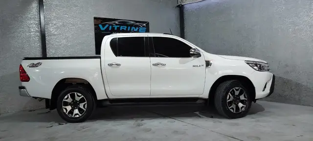 Carro Toyota Hilux Cabine Dupla 2017 Hilux 2.8 16v TDI SRV CD 4x4 (Aut)