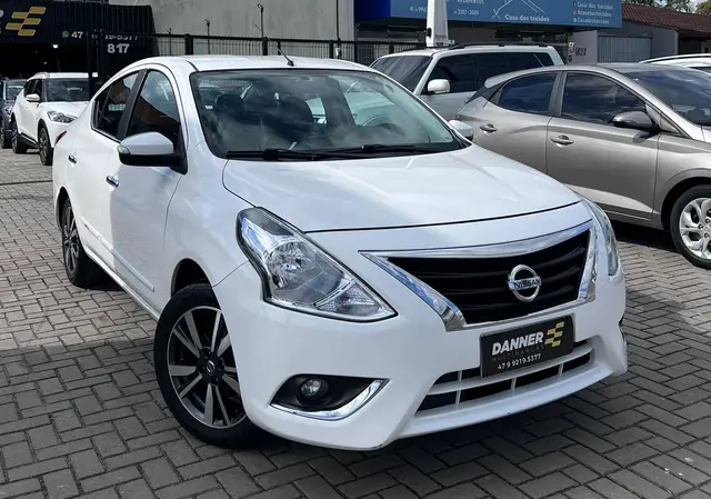 Carro Nissan Versa 2018 1.6 16V Unique CVT (Flex)