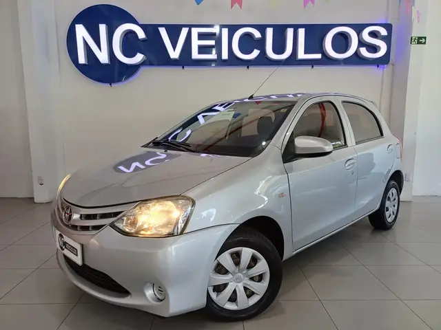 Carro Toyota Etios 2015 X 1.3 (Flex)
