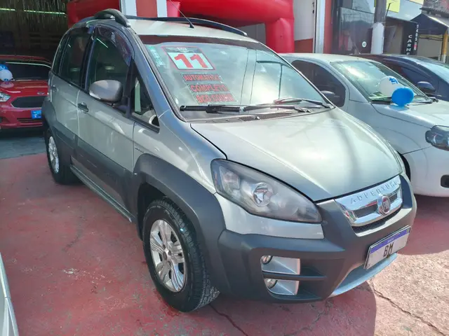 Carro Fiat Idea 2011 Adventure 1.8 16V E.TorQ Dualogic (Flex)