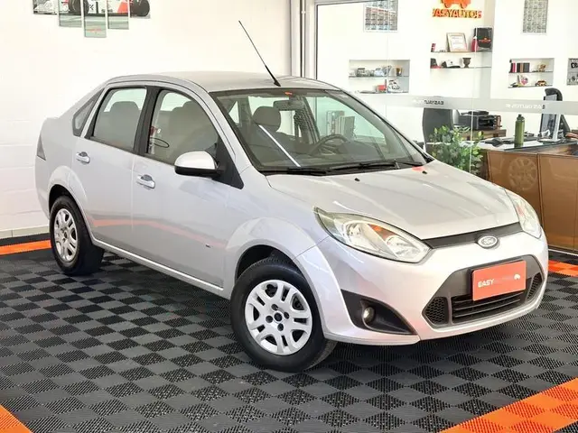 Carro Ford Fiesta Sedan 2014 SE 1.6 Rocam (Flex)