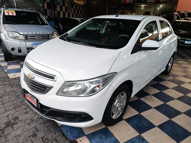 Carro Chevrolet Onix 2014 1.0 LT SPE/4