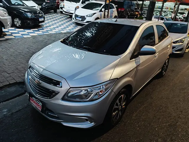 Carro Chevrolet Onix 2013 1.0 LT SPE/4