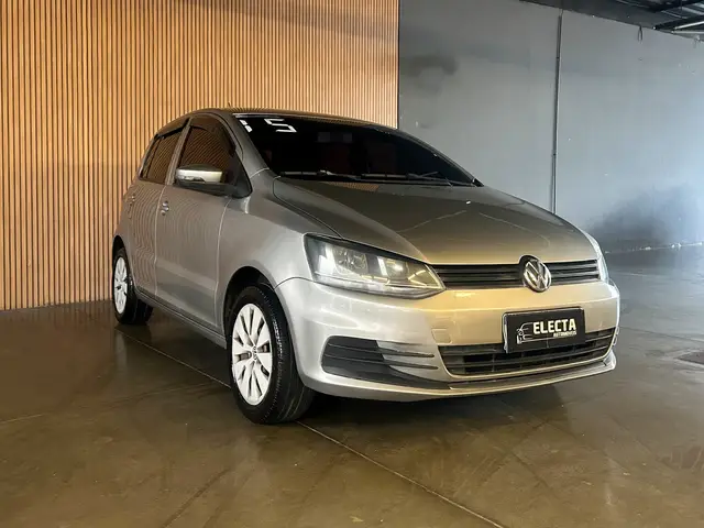 Carro Volkswagen Fox 2015 Trendline 1.0 TEC (Flex)