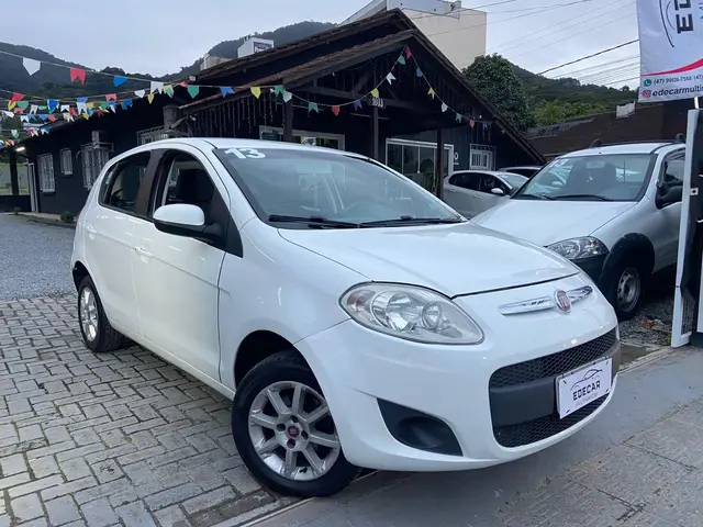 Carro Fiat Palio 2013 Attractive 1.0 Evo (Flex)