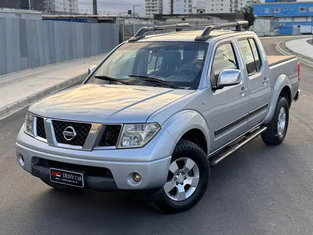 Carro Nissan Frontier 2009 LE 4x4 2.5 16V (cab. dupla) (aut)