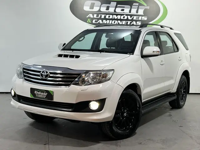 Carro Toyota SW4 2015 Hilux  3.0 TDI 4x4 SRV 5L