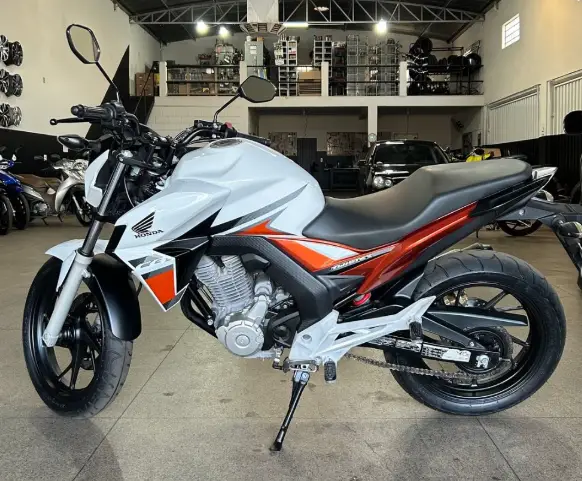 Moto Honda CB 250F Twister 2017 Standard