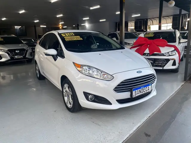 Carro Ford New Fiesta Sedan 2016 1.6 SE PowerShift (Flex)