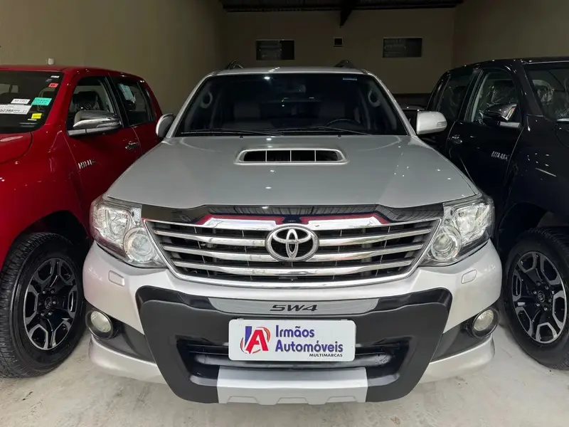 Toyota Hilux SW4 SRV 3.0 4X4 (7 Lugares)