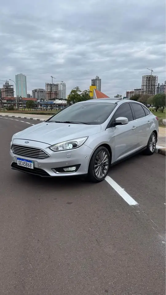 Carro Ford Focus Hatch 2018 Titanium 2.0 PowerShift
