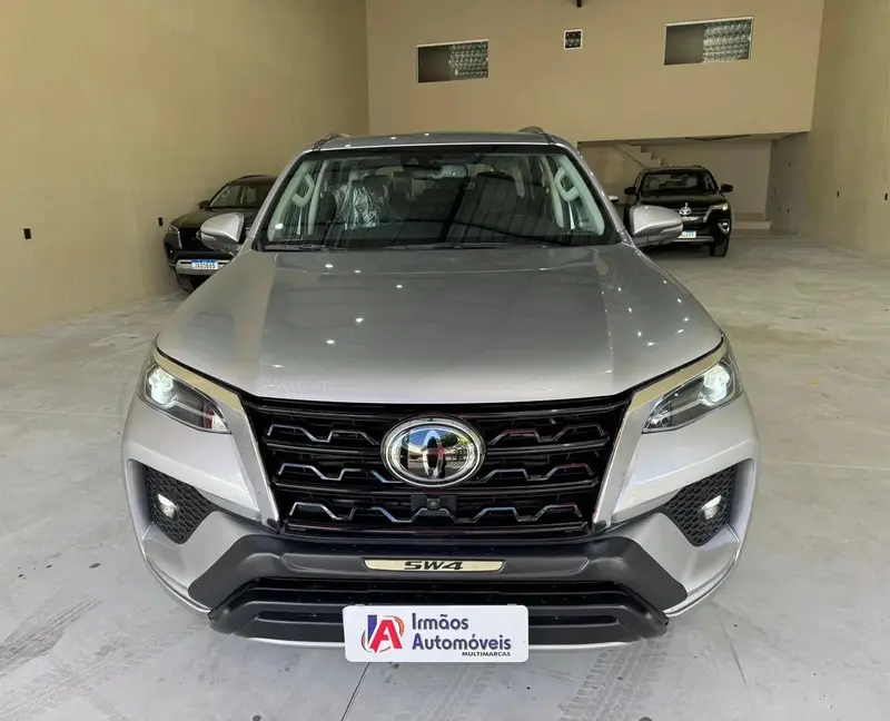 Toyota SW4 SRX 2.8 turbodiesel 7L 4x4 (Aut)