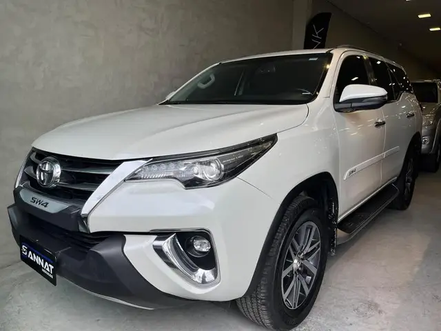 Carro Toyota Hilux Cabine Dupla 2019 Hilux 2.7 SR CD 4x2 (Flex)