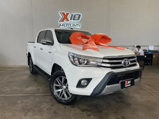 Carro Toyota Hilux Cabine Dupla 2017 Hilux 2.8 TDI SRX CD 4x4 (Aut)
