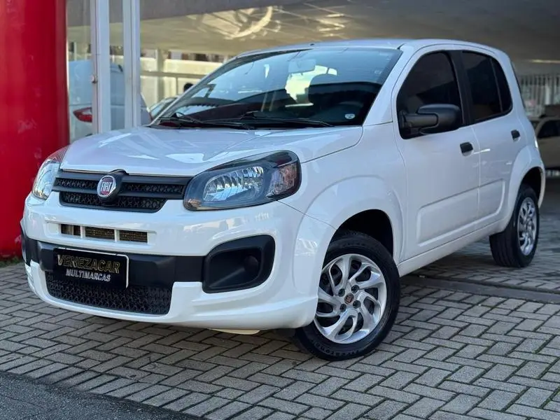 Fiat Uno Attractive 1.0 8V (Flex) 4p