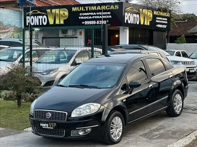 Carro Fiat Linea 2011 LX 1.8 16V Dualogic (Flex)