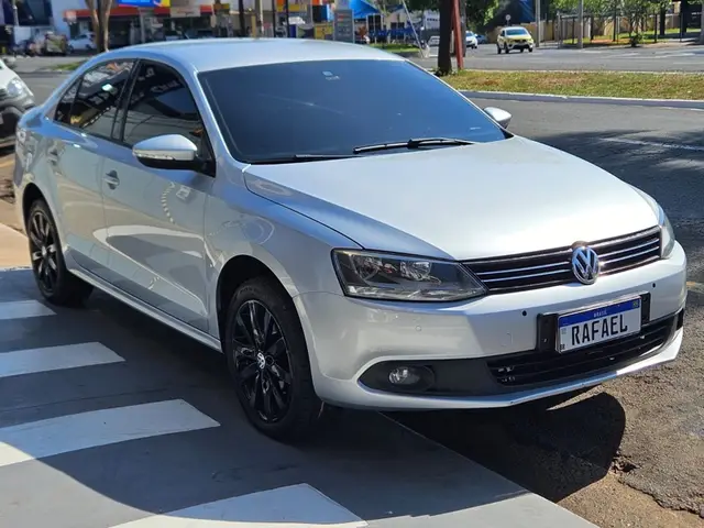 Carro Volkswagen Jetta 2012 2.0 Comfortline Tiptronic (Flex)