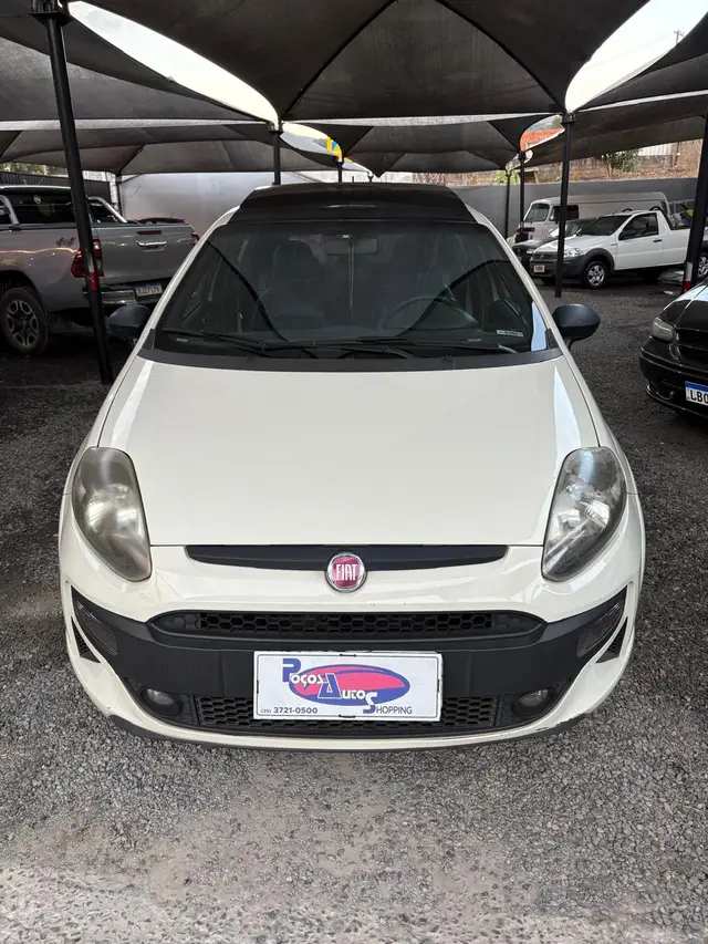 Carro Fiat Punto 2015 BlackMotion 1.8 16V (Flex)