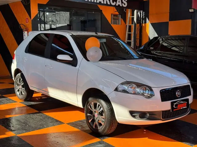 Carro Fiat Palio 2011 Attractive 1.4 8V (Flex)