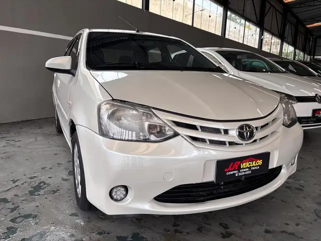 Carro Toyota Etios Sedan 2016 XS 1.5 (Flex)