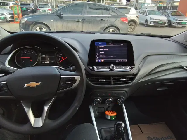 Carro Chevrolet Onix Plus 2024 LT 1.0