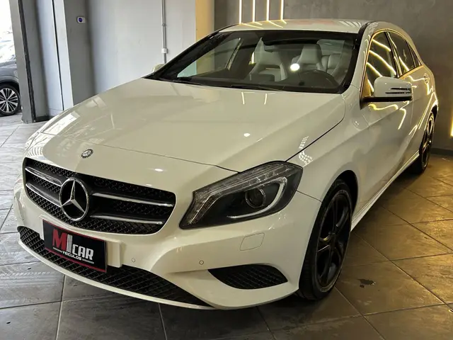 Carro Mercedes-Benz Classe A  2015 200 Urban 1.6 DCT Turbo